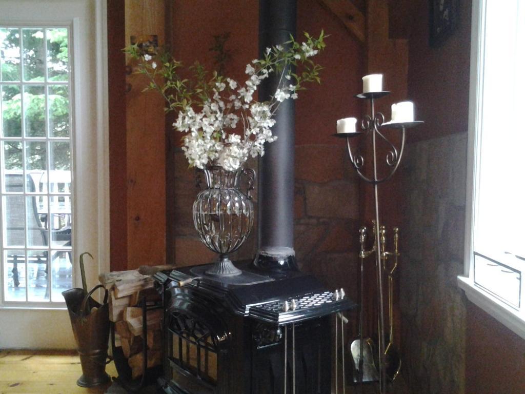 Gite Le Roupillon B&B Mont-Tremblant Exterior photo
